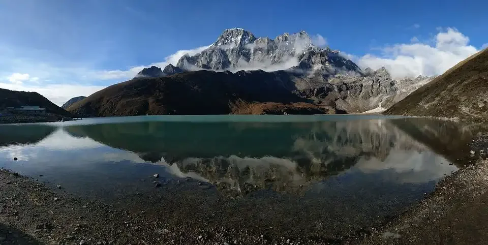 Gokyo Valley